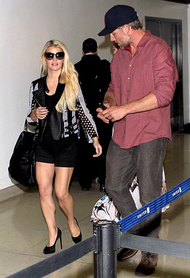 “Cận cảnh” chân thô của Jessica Simpson - 4 Jessica Simpson - ngày còn thon thả sở hữu đôi chân nuột nà.