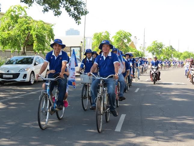 Sơn Spec cùng Quyền Linh làm đẹp môi trường Đà Nẵng - 3 Phía nhà tài trợ-ông Lê Đức Trọng, GĐ nhãn hàng sơn Spec khu vực phía