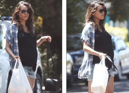 Pregnant Mila Kunis