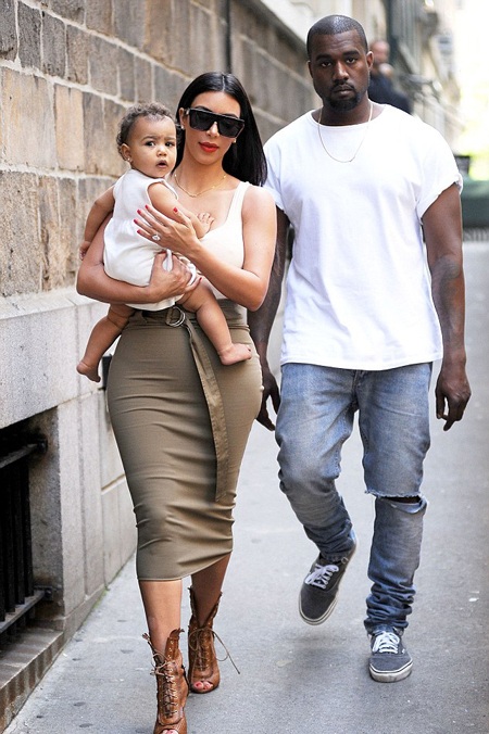 Cận cảnh siêu dinh thự 20 triệu đô của Kim Kardashian - 16 Kim Kardashian