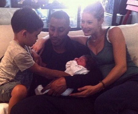 Barefaced Doutzen Kroes