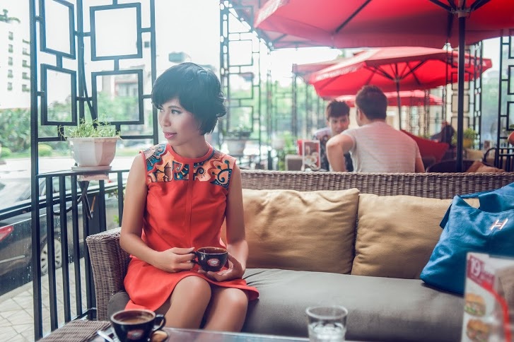 Nhà văn Trang Hạ “lột xác” trong bộ ảnh mới - 1 Những trang phục NTK Đỗ Trịnh Hoài