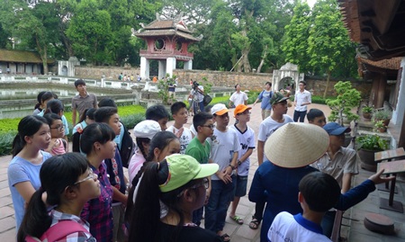 Thí sinh Chinh phục vui chơi trong giờ ngoại khóa - 6 “Chúng tớ đã đến với Văn Miếu Quốc tử Giám rồi nè!”