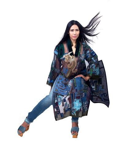 Nhà thiết kế Minh Hạnh gây bất ngờ khi kết hợp Jeans và thổ cẩm - 15 VN