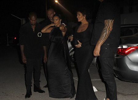 Cả nhà cô Kim mặc đồ đen dự tiệc - 5 Kim Kardashian