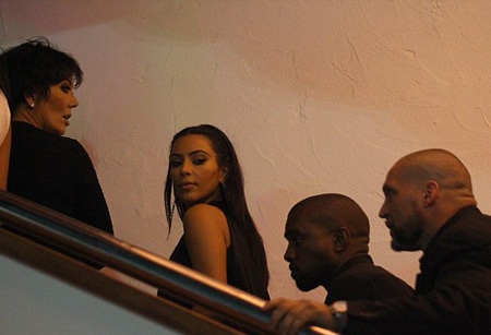 Cả nhà cô Kim mặc đồ đen dự tiệc - 6 Kim Kardashian