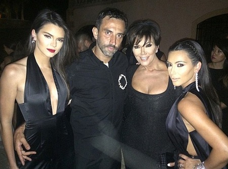 Cả nhà cô Kim mặc đồ đen dự tiệc - 7 Kim Kardashian