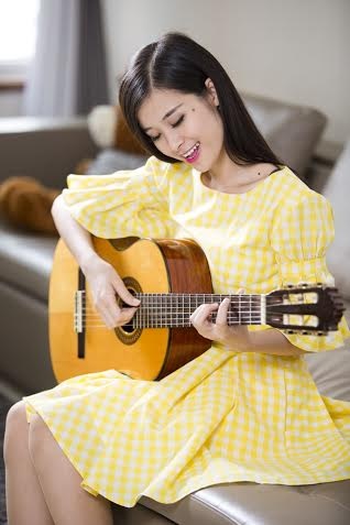 Một ngày của Đông Nhi - 4 Buổi trưa – tập hát và bàn công việc