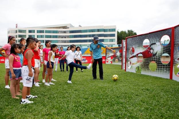 Cho trẻ vui chơi, ngại gì lấm bẩn