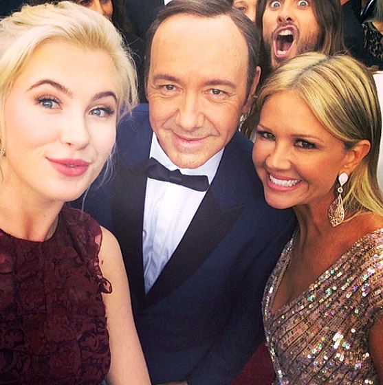 Các “sao” không ngại “phá đám” khi chụp hình - 6 pha dam