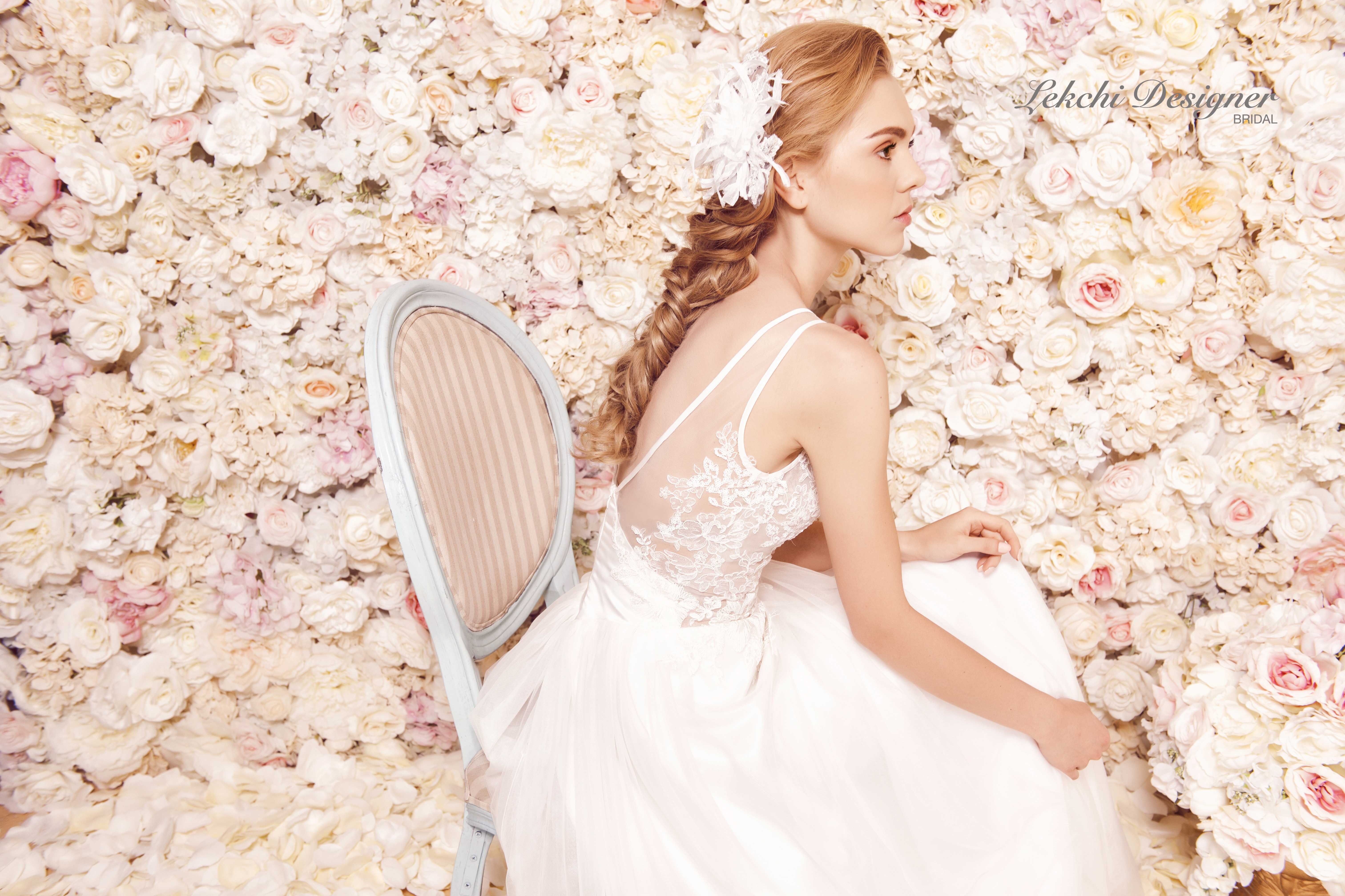 Mẫu tây trong bộ sưu tập xuân - hè 2015 của Lek Chi - 7 Cực kỳ tinh tế khi kết hợp những chất liệu truyền thống đã tạo nên những tác phẩm hoàn hảo