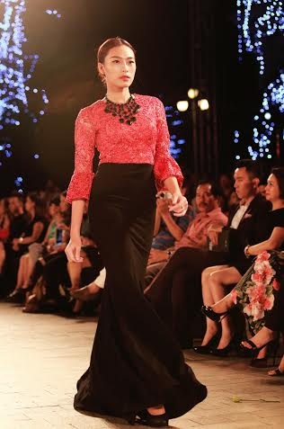 Chiêm ngưỡng vẻ quyến rũ khó cưỡng của bộ sưu tập “Bông hồng nước Pháp” - 14 Hình dáng những cánh hoa giấu tinh tế hiện lên trong thiết kế nếp váy cầu kỳ.