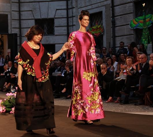 Bộ sưu tập áo dài Lan Hương - Đậm đà hương vị xứ Kinh kỳ - 1 KM