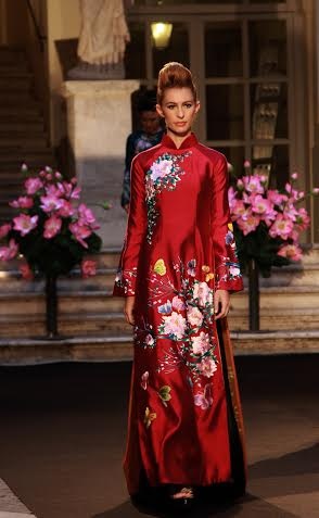 Bộ sưu tập áo dài Lan Hương - Đậm đà hương vị xứ Kinh kỳ - 2 KM