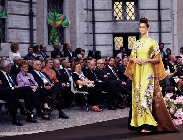 Bộ sưu tập áo dài Lan Hương - Đậm đà hương vị xứ Kinh kỳ - 5 KM