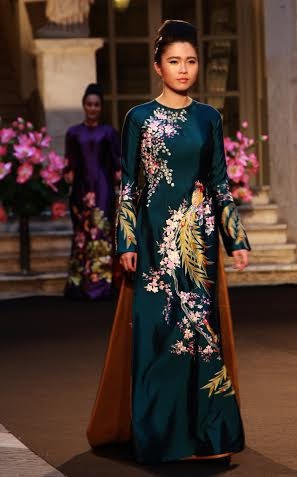 Bộ sưu tập áo dài Lan Hương - Đậm đà hương vị xứ Kinh kỳ - 9 KM