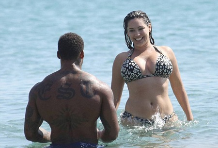 Siêu mẫu Anh vui vẻ bên “tình trẻ” cơ bắp - 9 Kelly Brook