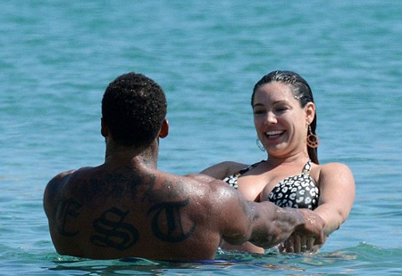 Siêu mẫu Anh vui vẻ bên “tình trẻ” cơ bắp - 10 Kelly Brook