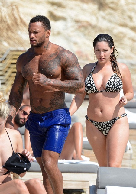Siêu mẫu Anh vui vẻ bên “tình trẻ” cơ bắp - 13 Kelly Brook