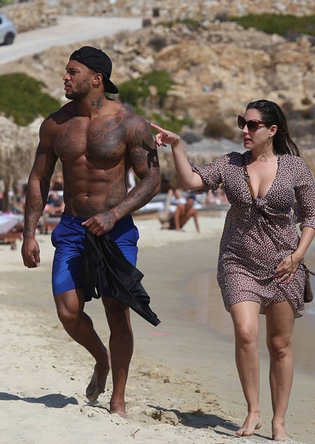 Siêu mẫu Anh vui vẻ bên “tình trẻ” cơ bắp - 15 Kelly Brook