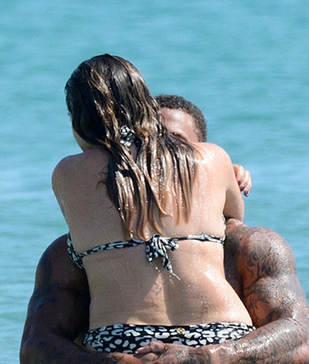 Siêu mẫu Anh vui vẻ bên “tình trẻ” cơ bắp - 3 Kelly Brook
