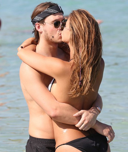 Nữ diễn viên 24 tuổi hút mọi ánh nhìn bởi thân hình bốc lửa