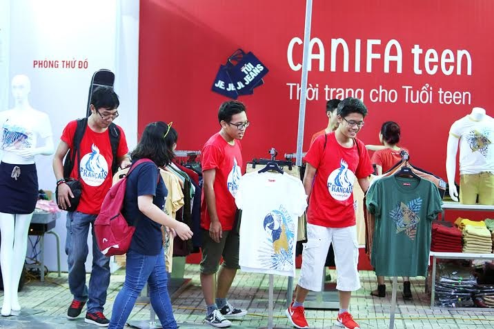 Bừng sáng chung kết ngày hội Anh Tài 2014 - 2 Khối Văn rất thu hút các bạn học sinh với sắc hồng ngọt ngào