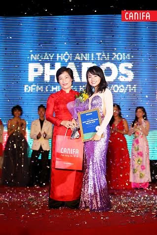 Bừng sáng chung kết ngày hội Anh Tài 2014 - 7 Ams Ambassador 2014 - bạn Hoàng Hạnh Chi khối chuyên Trung