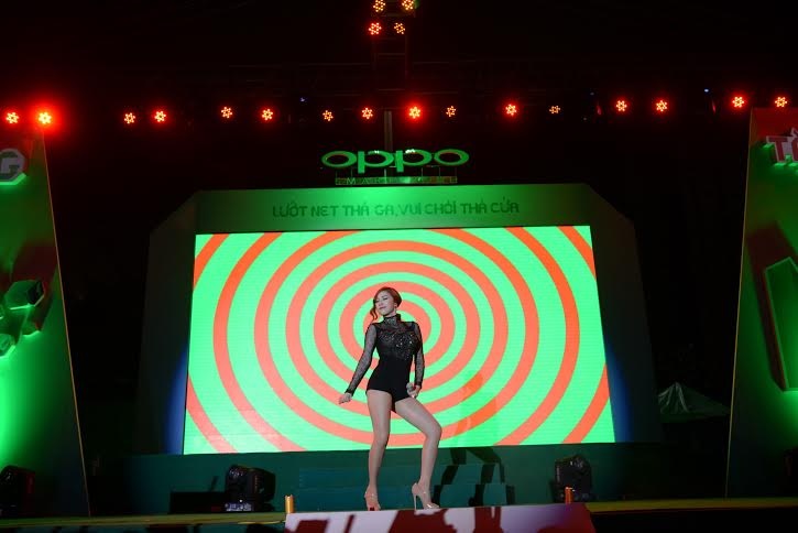 Trúc Nhân, Khởi My bùng nổ tại Nha Trang