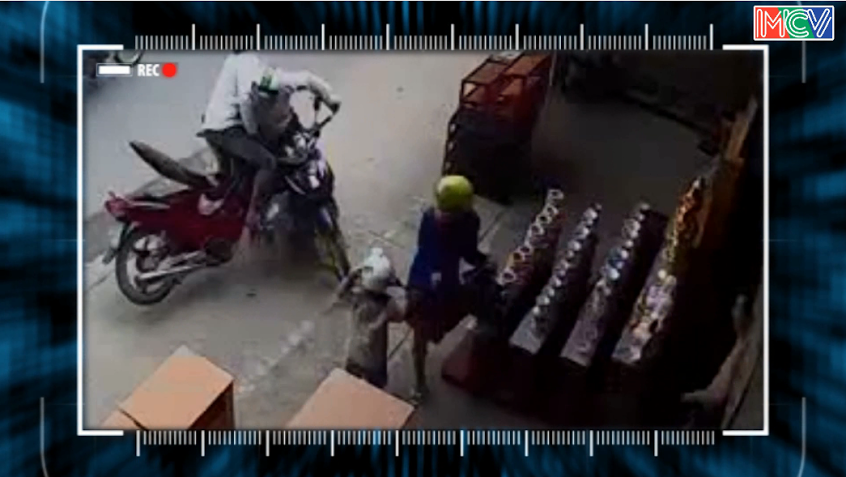 Khương Ngọc quan tâm tới các vấn đề xã hội  - 2 Thực ra Ngọc thấy hơi buồn vì sau