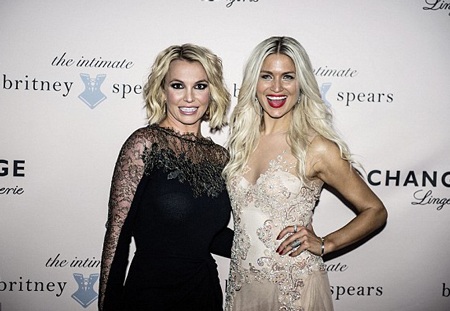 Britney Spears và nụ cười “cứng đơ” khó hiểu - 7 Britney Spears