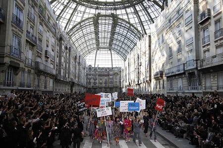 Dàn siêu mẫu đình đám xuất hiện trong show diễn của Chanel - 15 Gisele, Kendall Jenner và Georgia May Jagger