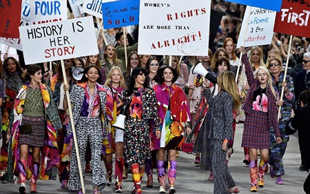 Dàn siêu mẫu đình đám xuất hiện trong show diễn của Chanel - 16 Gisele, Kendall Jenner và Georgia May Jagger