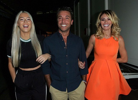 “Người đẹp dao kéo” gợi cảm với váy vàng cam - 3 Chloe Sims