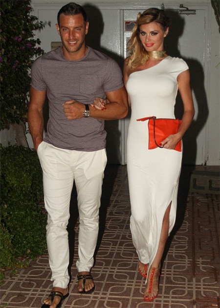 “Người đẹp dao kéo” gợi cảm với váy vàng cam - 5 VN