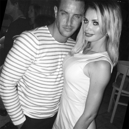 “Người đẹp dao kéo” gợi cảm với váy vàng cam - 6 VN