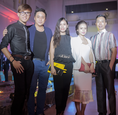 "Sao" Hà thành vui vẻ tiệc tùng - 4 Thầy trò Trang Cherry, ekip IC-Media cùng diễn viên Minh Tiệp