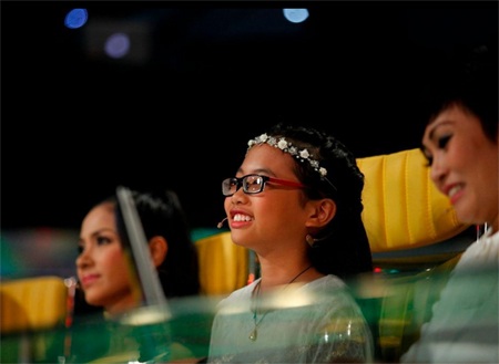 Phương Mỹ Chi làm giám khảo, khán giả xôn xao bàn tán