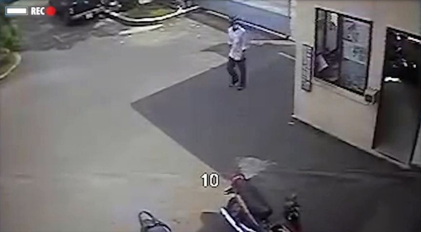 Diễn viên Khương Ngọc lo lắng khi chứng kiến trộm cướp lộng hành. - 2 Khương Ngọc và Thanh Thảo là 2 MC quen thuộc của “Camera Cận Cảnh”