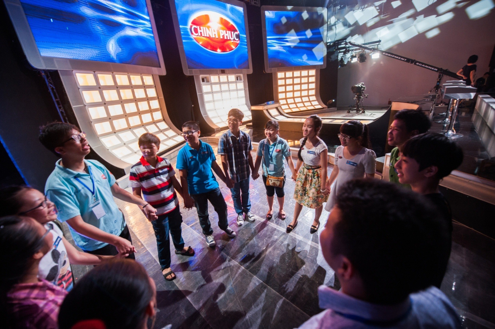 Màn “khởi động” giúp các thí sinh nhỏ tuổi bớt căng thẳng trước trận đấu