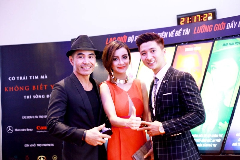 Mỹ Linh rạng rỡ bên Mai Thu Huyền - 4 Hồ Trung Dũng (trái) là bạn diễn của Mai Thu Huyền trong phim Lạc giới