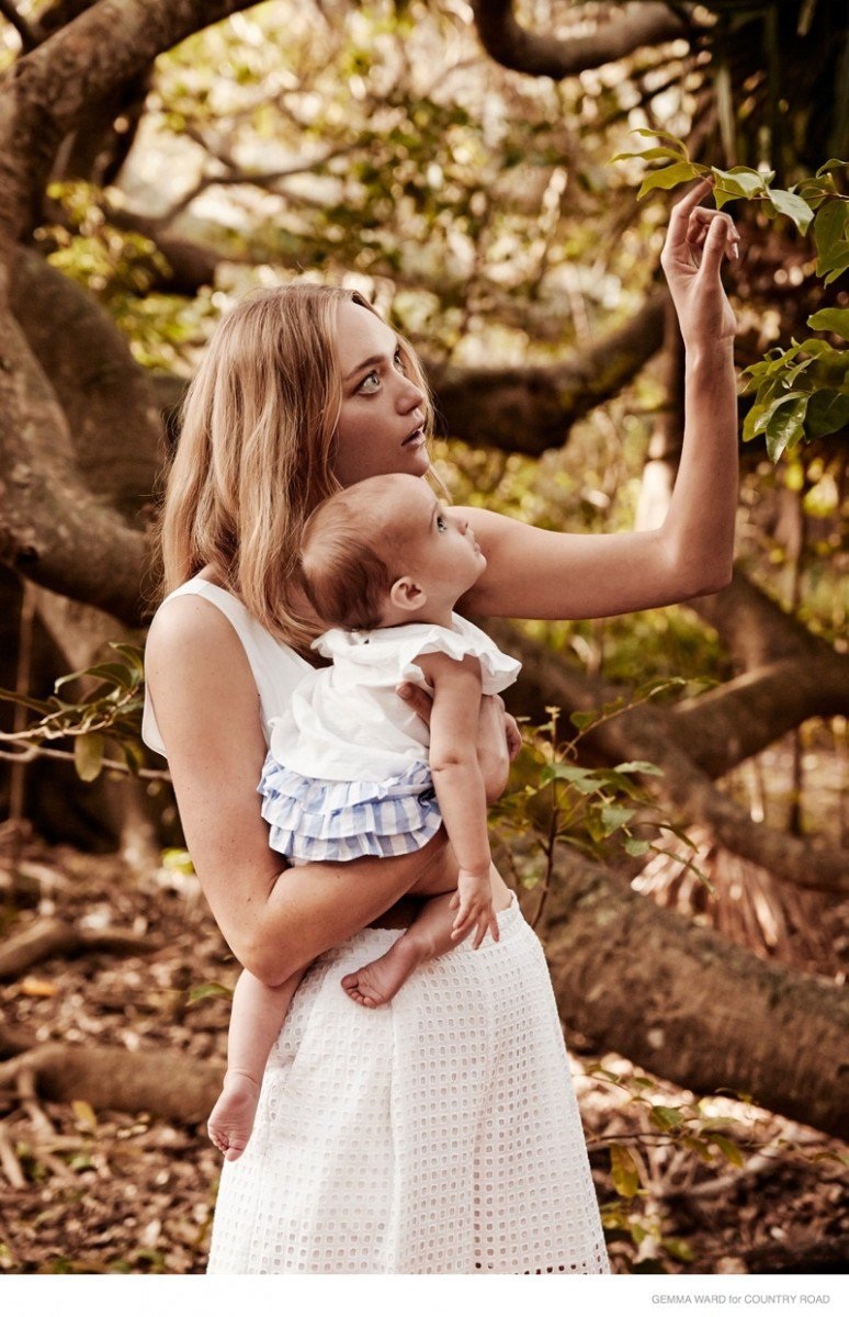 Siêu mẫu “búp bê” bế con chụp hình quảng cáo - 8 Gemma Ward