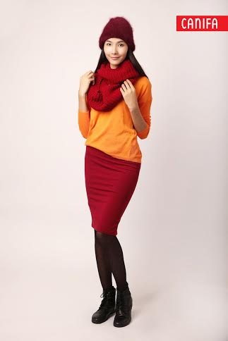 Đa phong cách cùng siêu mẫu Hoàng Thùy - 3 Những chiếc áo thun dài tay sắc màu đang rất hot tại cửa hàng Canifa toàn hệ thống