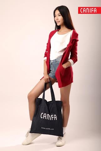 Đa phong cách cùng siêu mẫu Hoàng Thùy - 8 Chút ngọt ngào nữ tính với váy cotton màu sắc tươi sáng