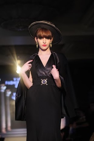 Nổi bật với phong cách Retro là bộ sưu tập của nhà thiết kế trẻ Trang Cherry với chủ đề Memory.