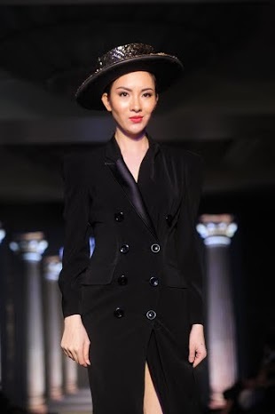 Nổi bật với phong cách Retro là bộ sưu tập của nhà thiết kế trẻ Trang Cherry với chủ đề Memory.