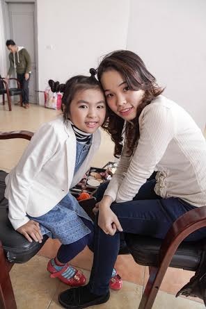 Các bé Đồ Rê Mí càng lớn càng dễ thương - 3 Chuyên gia trang điểm Hoàn Khang vốn rất yêu trẻ con