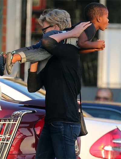 Charlize Theron và Sean Penn thực sự đang hẹn hò - 3 VN