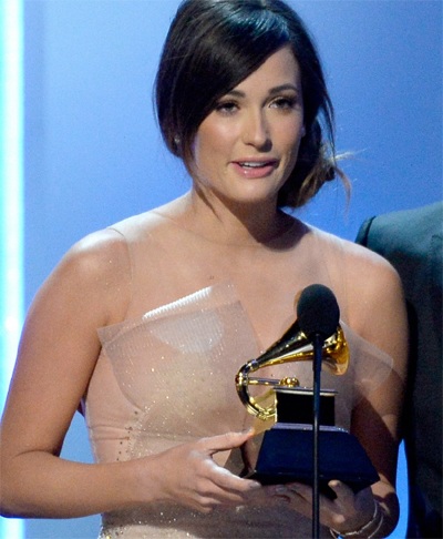 Ngôi sao 9X xinh đẹp giành giải Grammy - 1 Ca sỹ xinh đẹp 25 tuổi giành giải Grammy đầu tiên