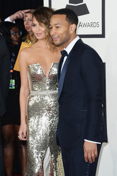 Dập dìu giai nhân trên thảm đỏ Grammy - 25 Cặp đôi Christine Teigen- John Legend.